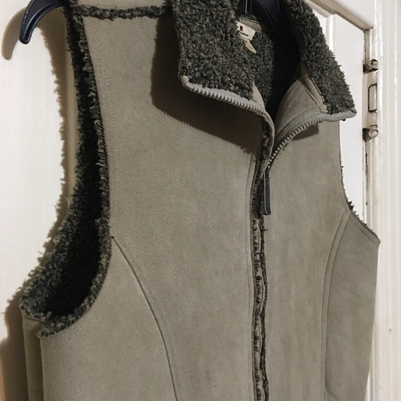Woolrich Women’s Vest Size M Faux Suede Sherpa Lined Zip Front Pockets - Picture 9 of 16